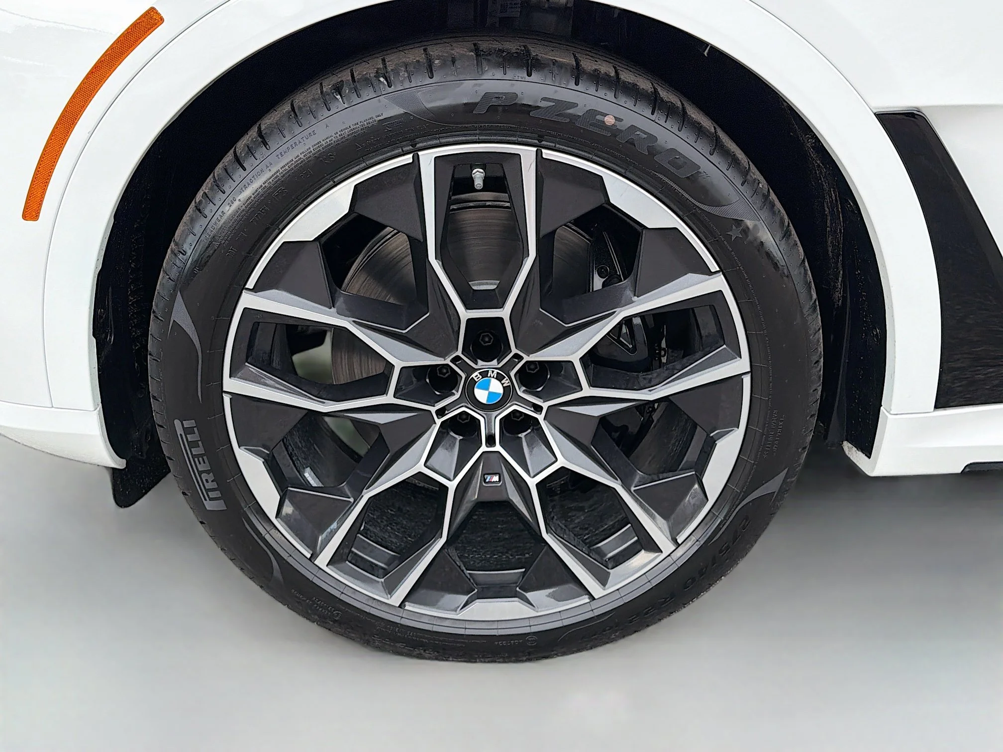New 2027 Alpine White BMW xDrive40i image 43