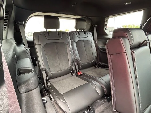 New 2026 Baltic Gray Metallic Clear-Coat Exterior Paint Jeep Altitude image 10