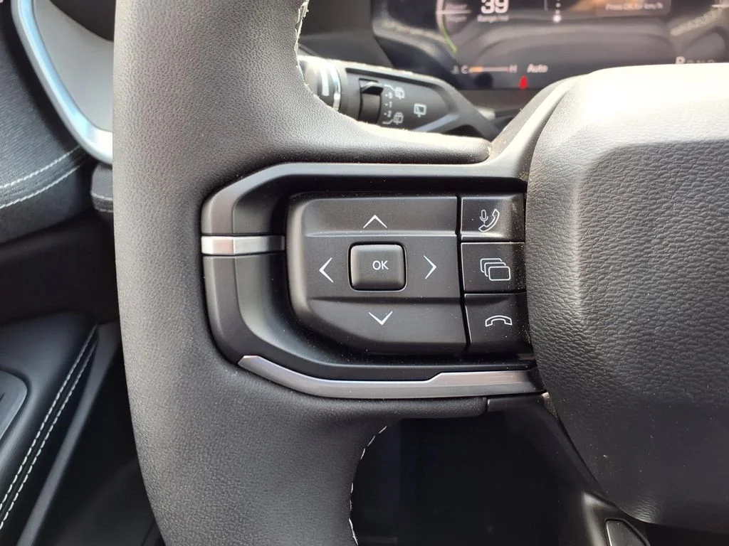 New 2026 Red Hot Pearl-Coat Exterior Paint Jeep Laredo image 12