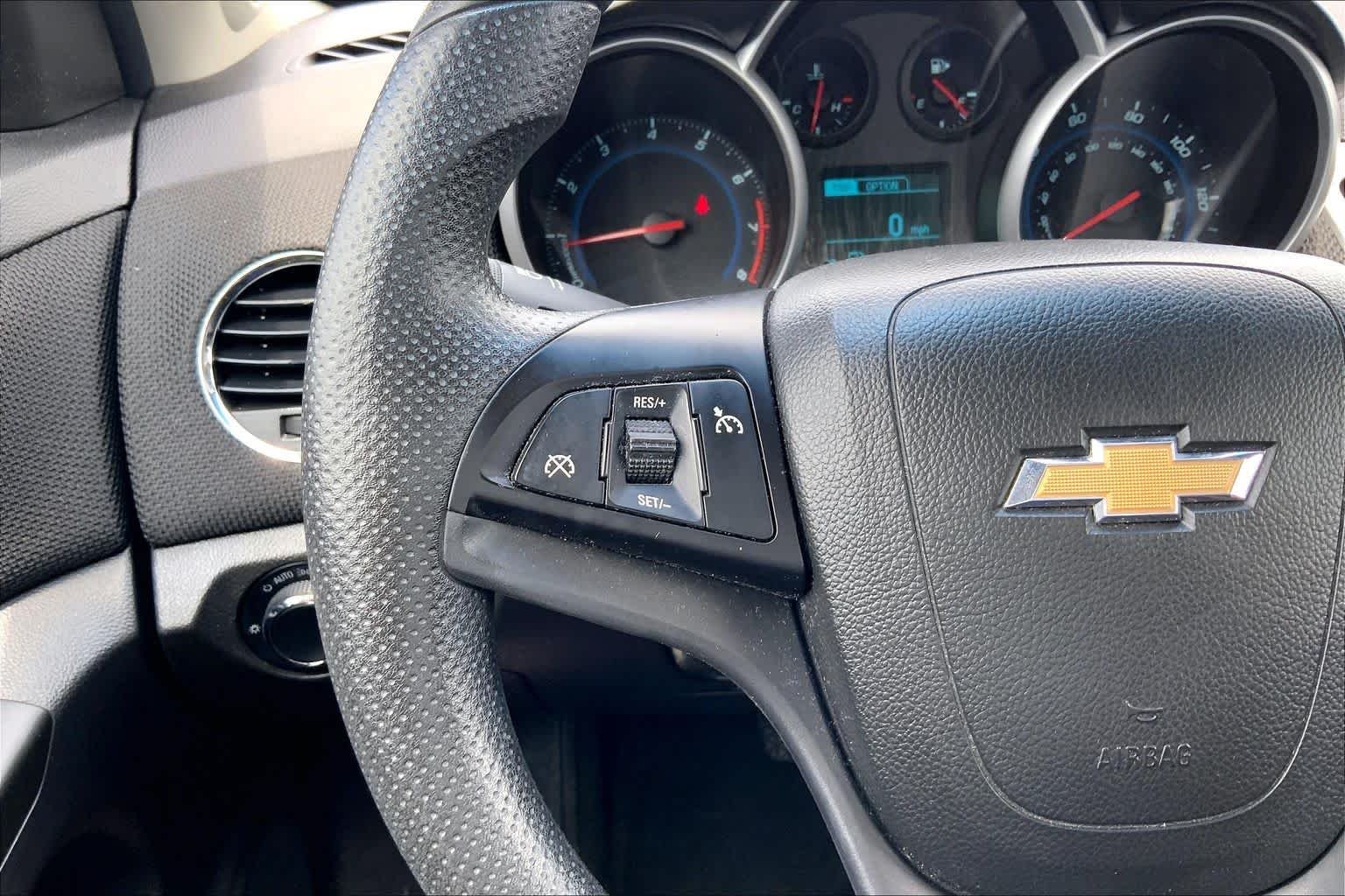 Used 2013 Silver Ice Metallic Chevrolet LT image 23
