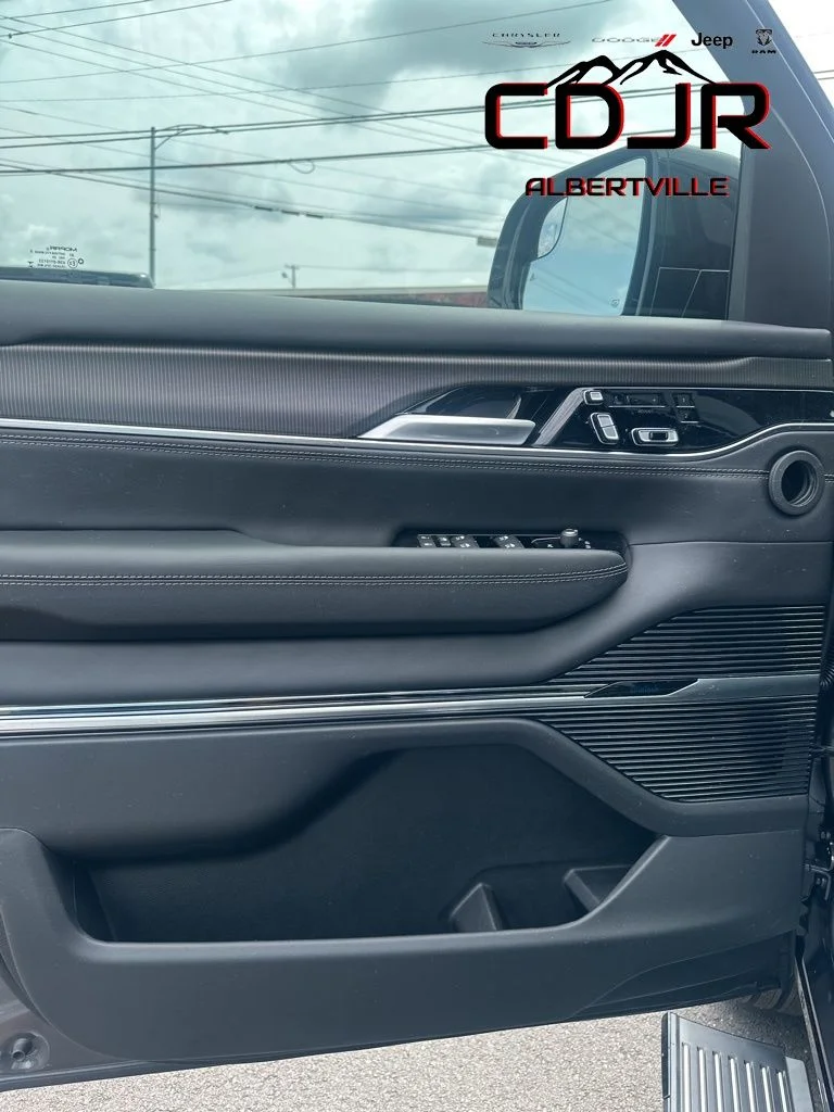 New 2024 Baltic-Gray Metallic Clear-Coat Exterior Paint Jeep Series II image 15