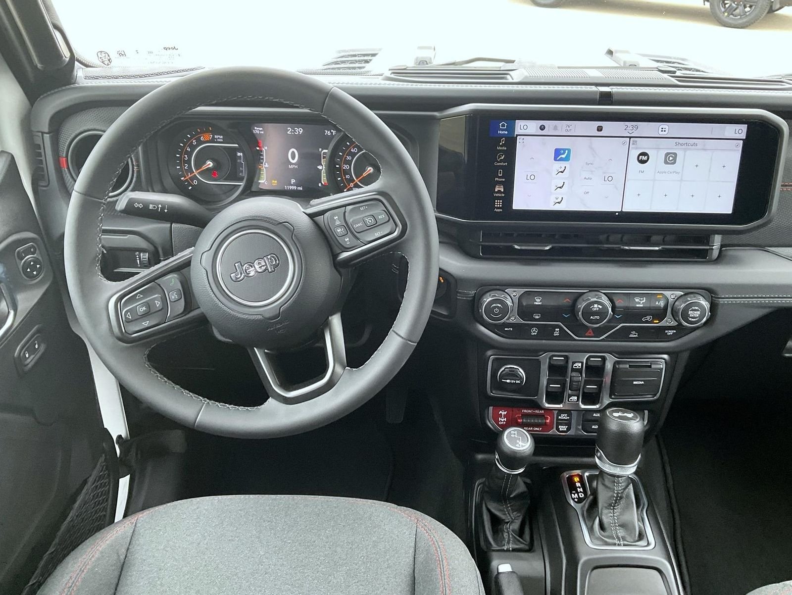 Used 2025 White/off-white Jeep Rubicon image 14