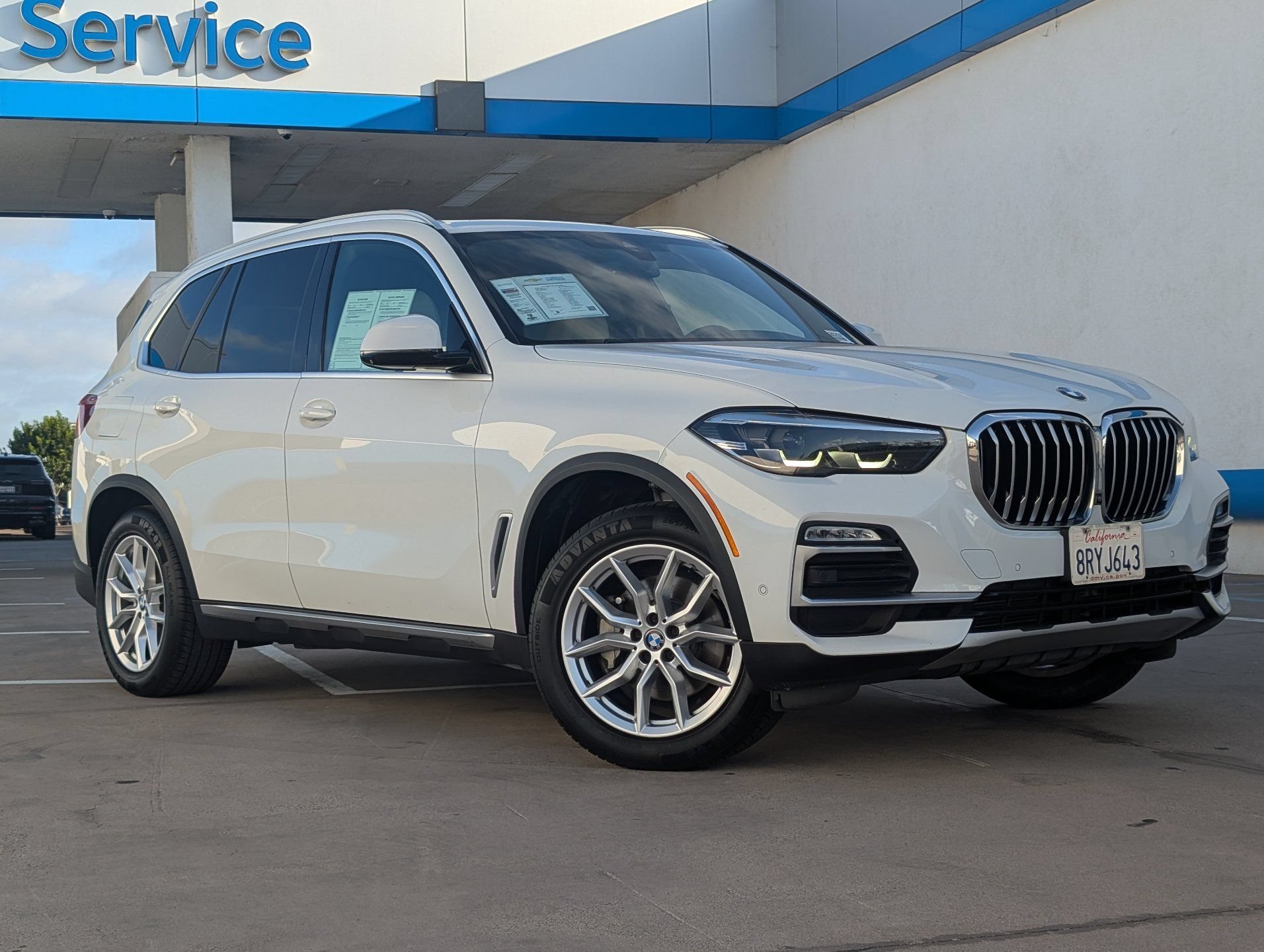 Used 2020 White BMW sDrive40i image 2