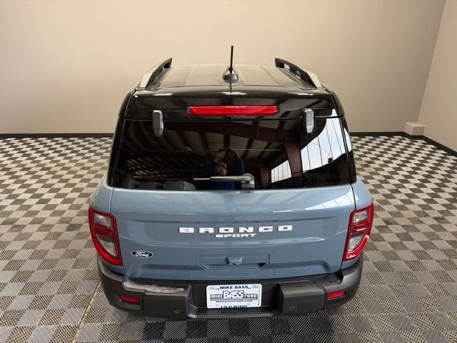 New 2026 Azure Gray Metallic Tri-Coat Ford Outer Banks® image 11