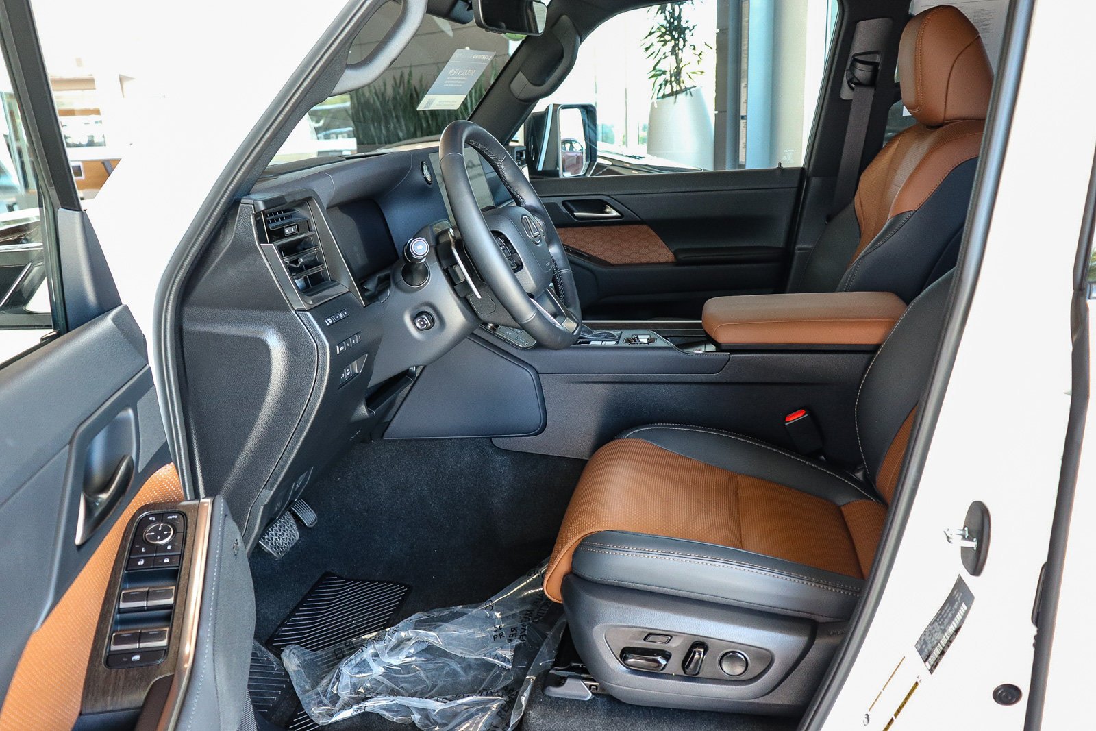 Certified Used 2026 White Lexus 550 Luxury image 13