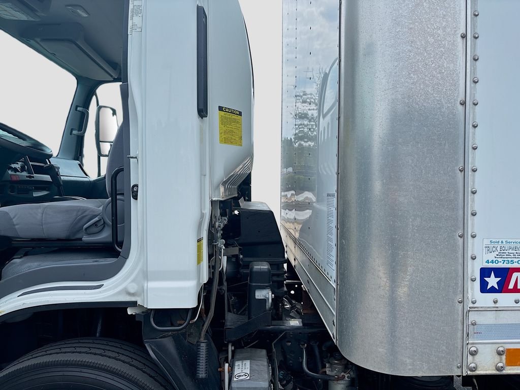 Used 2019 White Isuzu 18