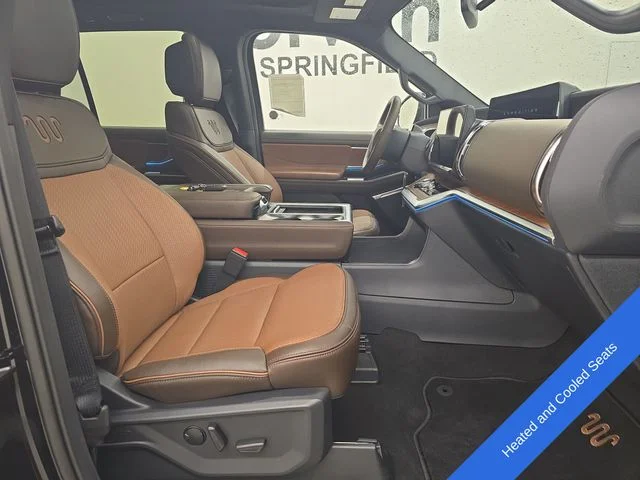 New 2027 Agate Black Metallic Ford King Ranch® image 10