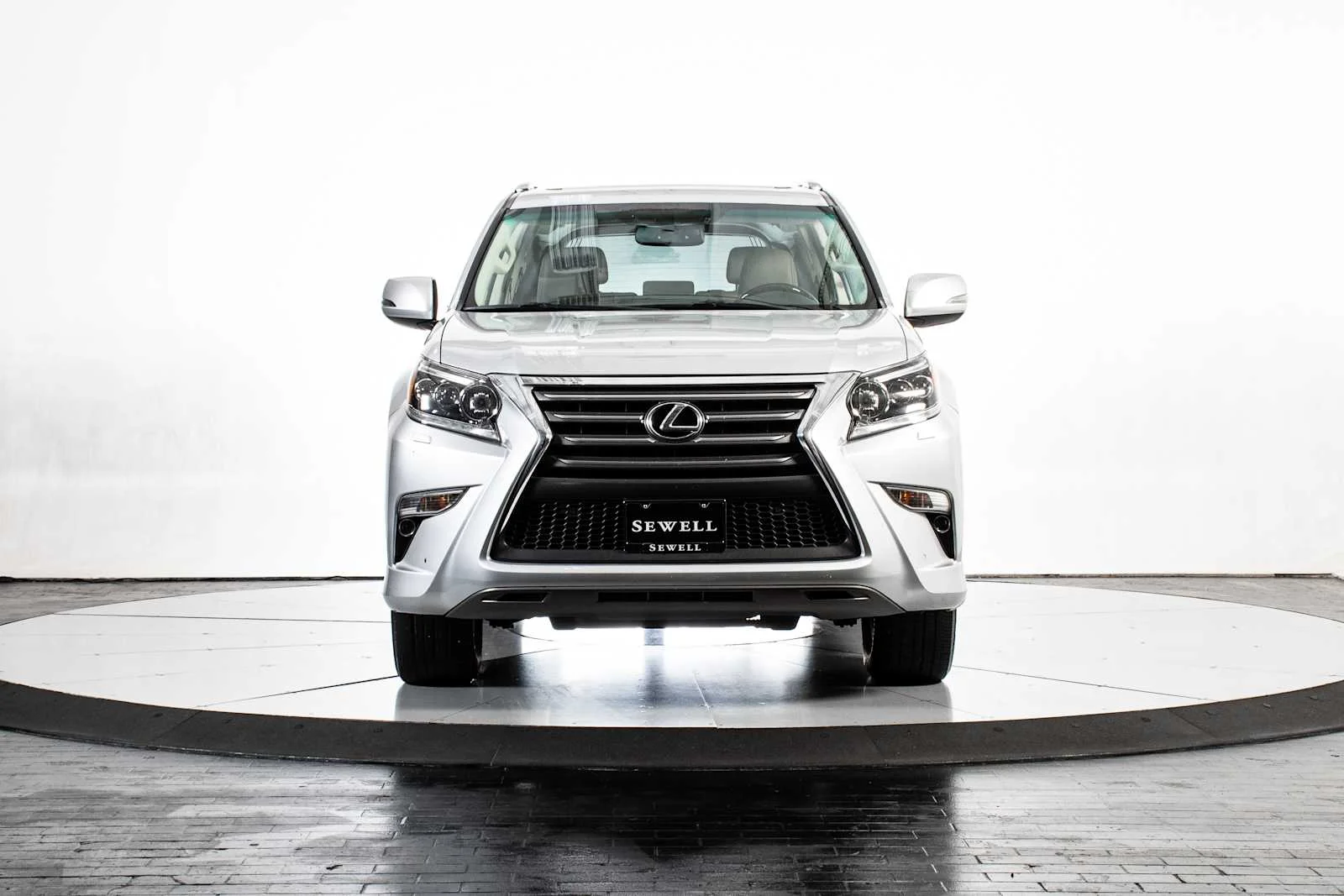 Used 2018 Silver Lining Metallic Lexus Premium image 8