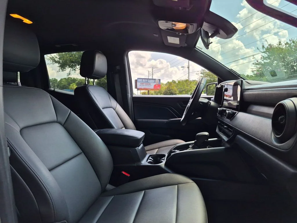 Used 2025 Gray Chevrolet Trail Boss image 22