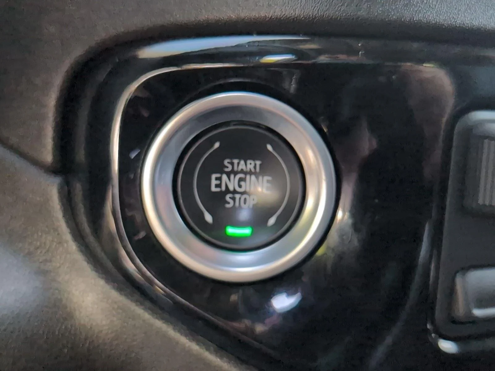 Used 2025 Summit White Chevrolet RST image 25