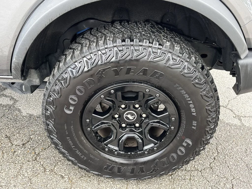 Used 2024 Gray Ford Wildtrak image 11