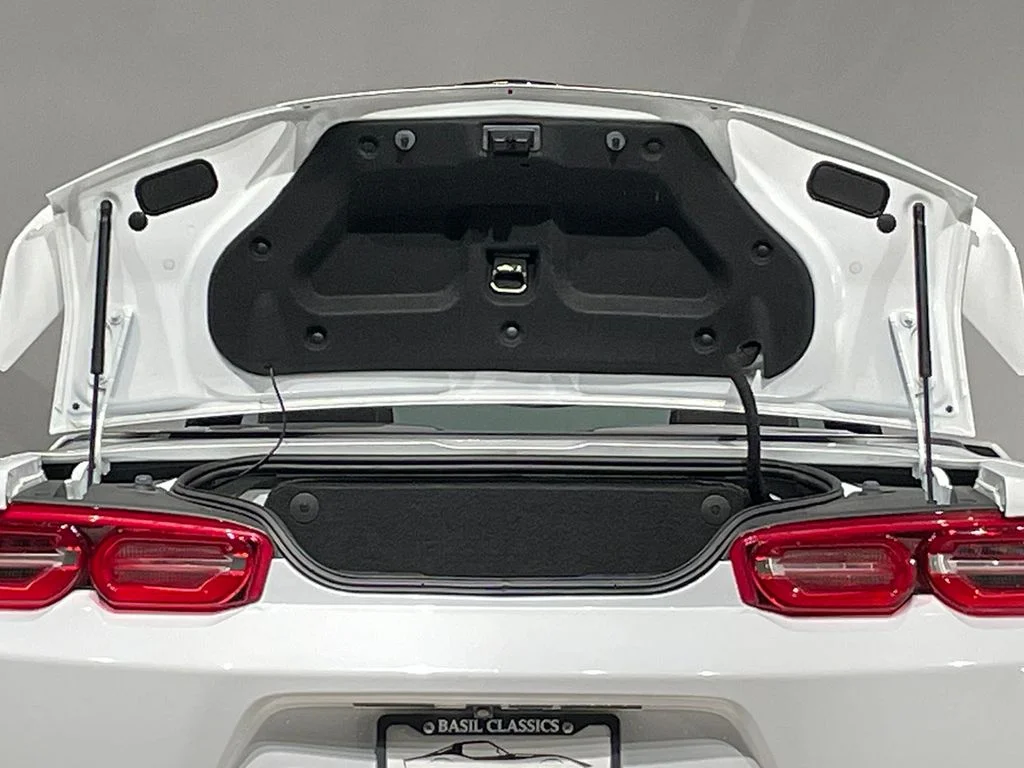 Used 2019 White Chevrolet 1LT image 38
