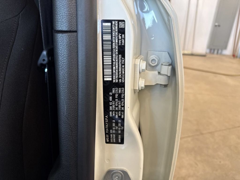 Used 2019 White Jeep Latitude image 10