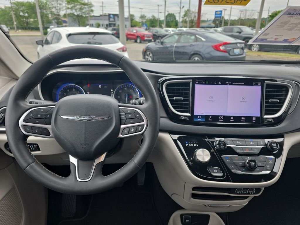 Used 2023 White Chrysler Touring L image 12