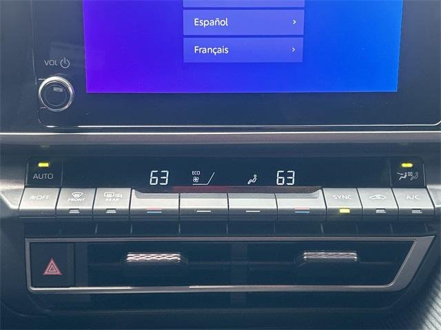2025 Toyota Camry SE - Photo 19