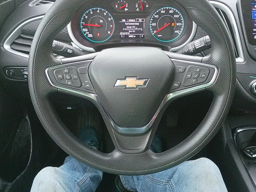 Used 2025 Mineral Gray Metallic Chevrolet LT image 17
