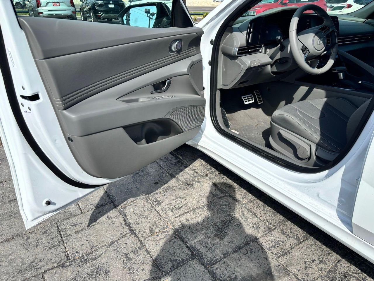 2025 Hyundai Elantra SEL - Photo 14