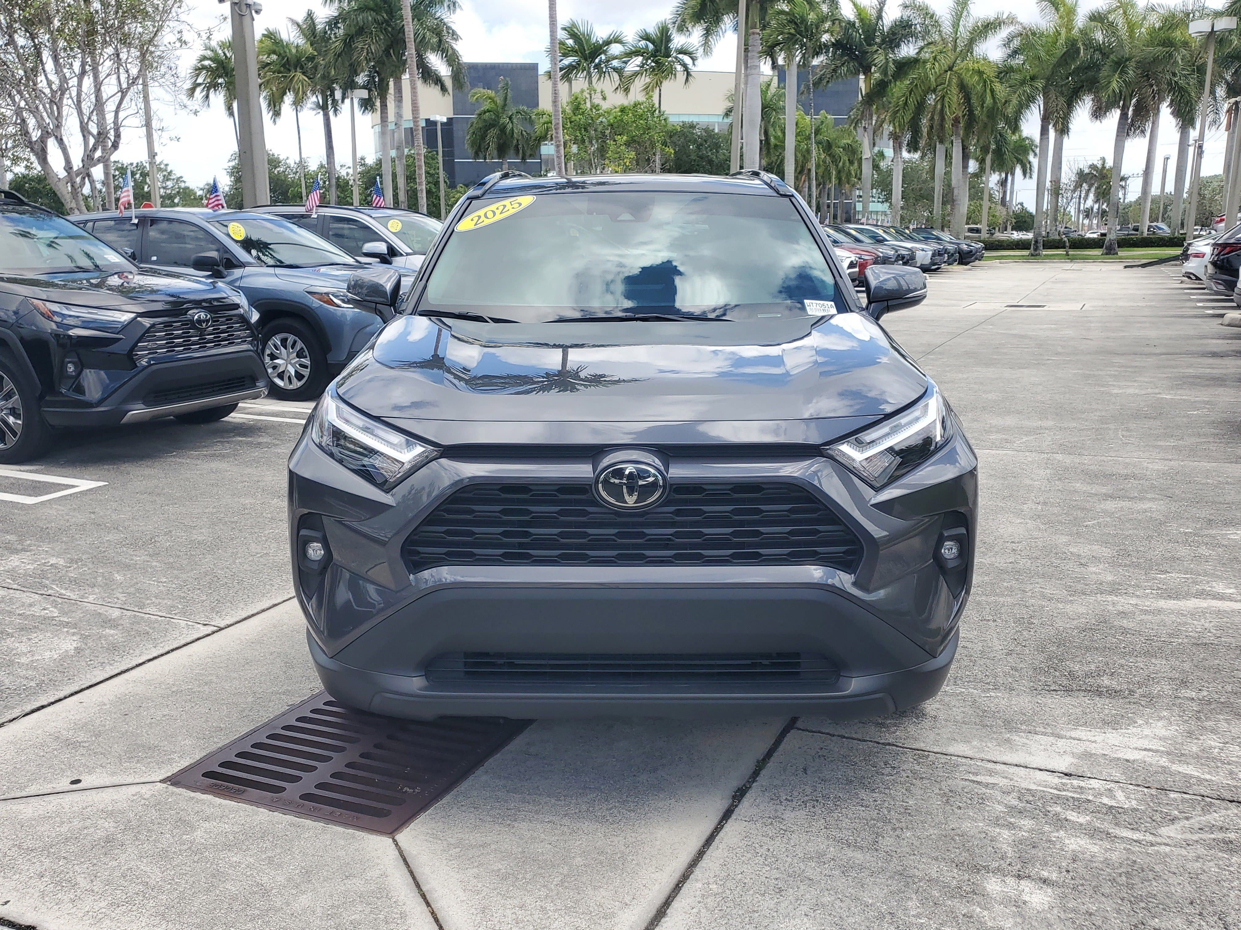 Used 2025 Magnetic Gray Metallic Toyota XLE Premium image 8