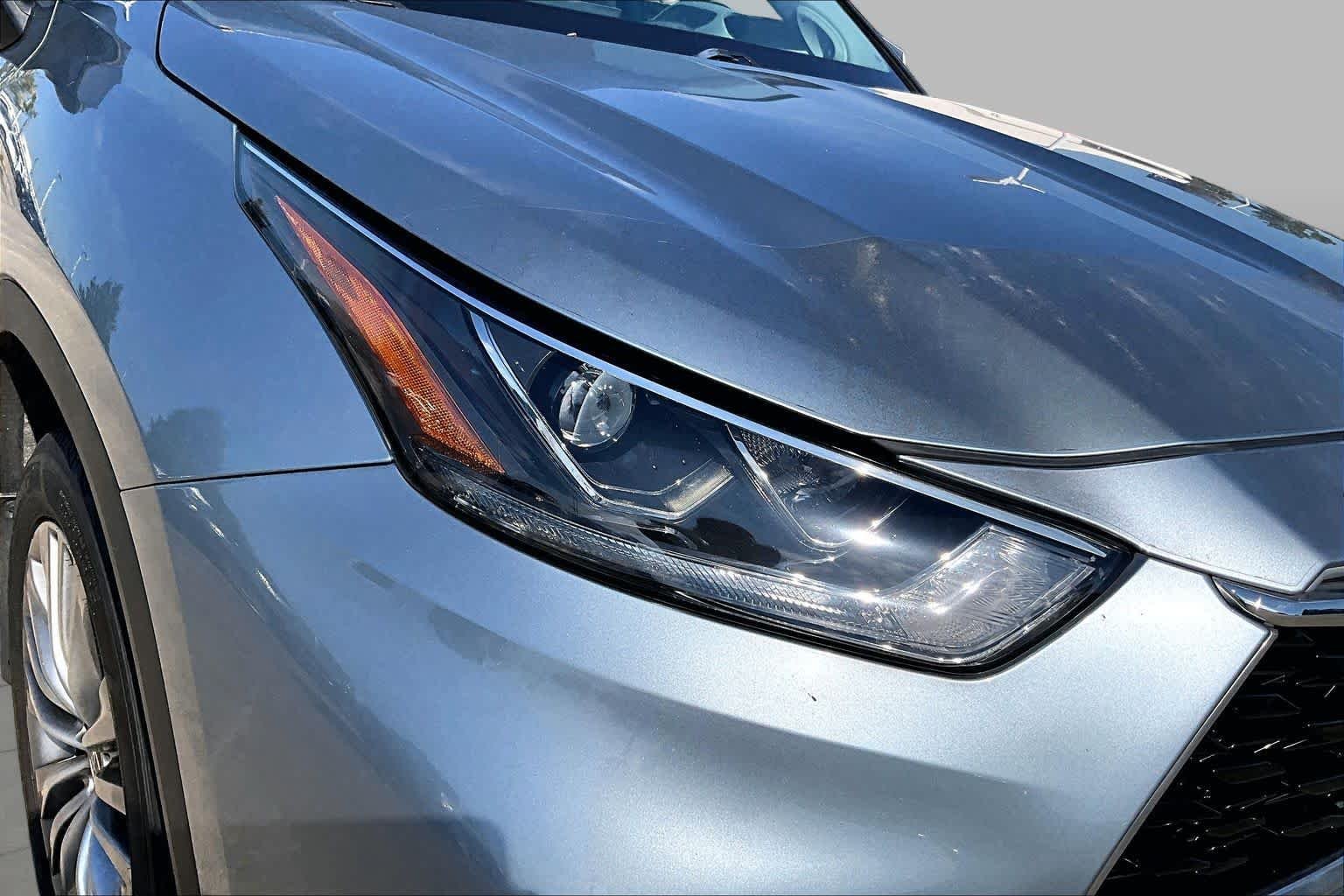 Used 2021 Moon Dust Toyota Hybrid Platinum image 26