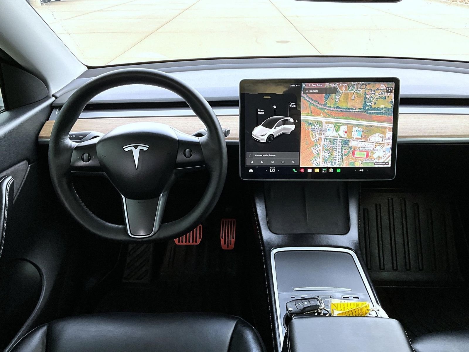 Used 2021 White Tesla Long Range image 12