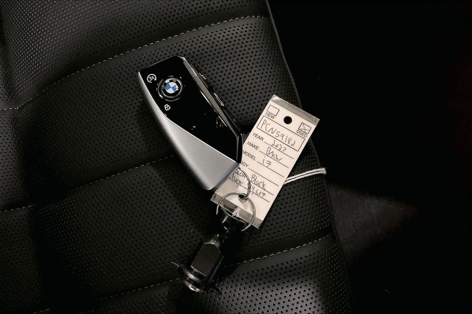 Used 2023 Carbon Black Metallic BMW xDrive60 image 14