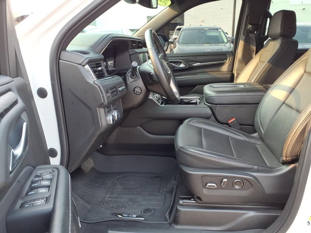 Used 2023 White Frost Tricoat GMC Denali image 20