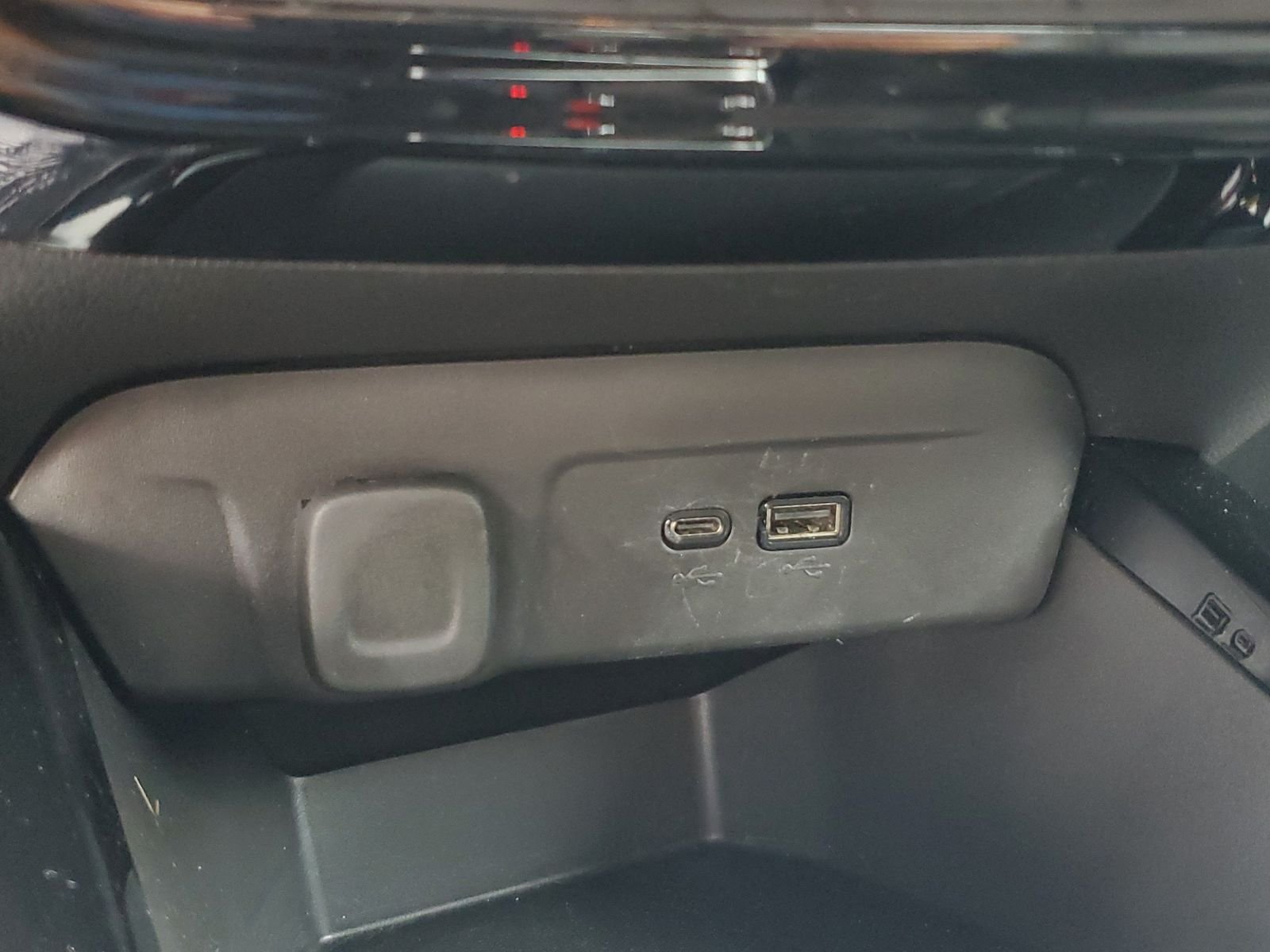 Certified Used 2025 Black Chevrolet 2RS image 13