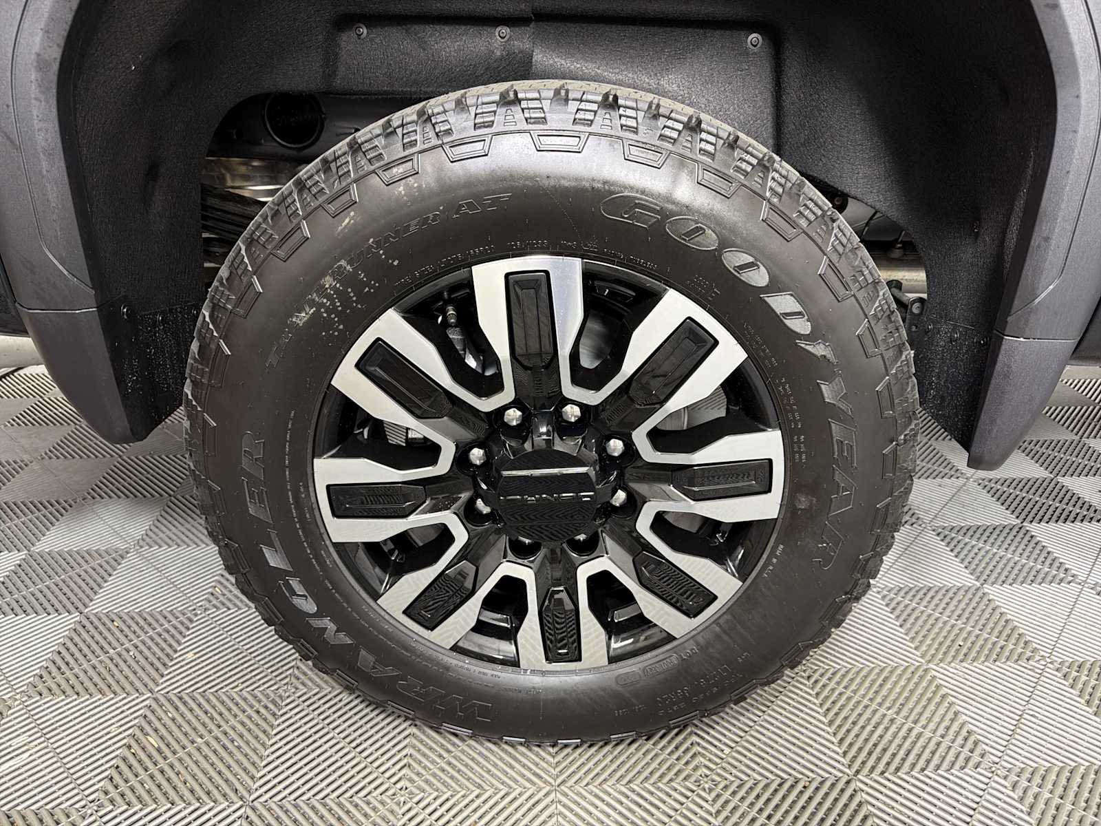 2026 GMC Sierra 2500HD Denali Ultimate - Photo 15