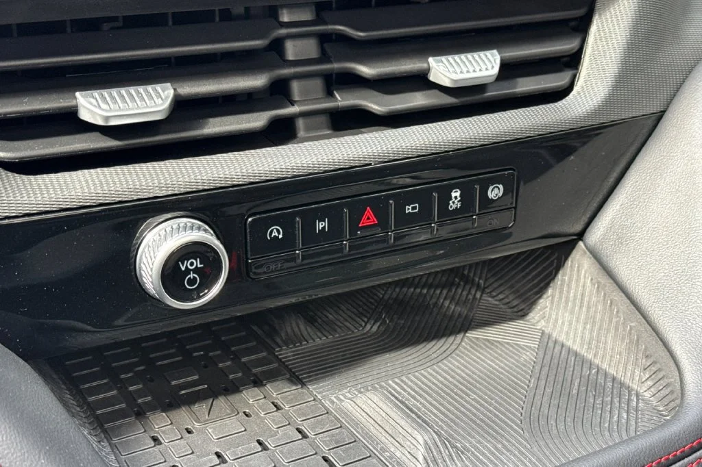 2025 Ford Explorer ST - Photo 22