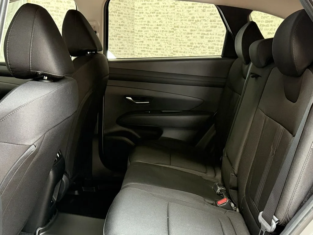 New 2026 Shimmering Silver Hyundai SEL image 14