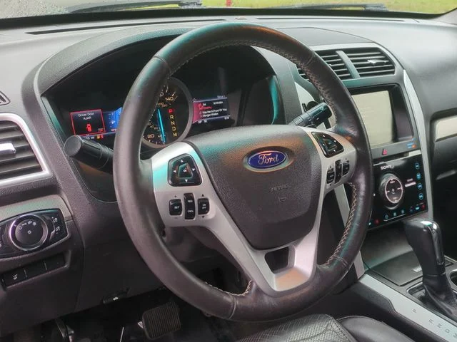 Used 2014 White Ford Sport image 31