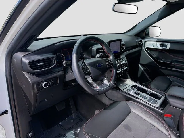 Used 2023 White Metallic Ford ST-Line image 9