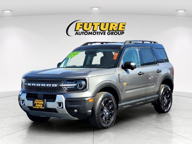 Used 2025 Gray Ford Badlands image 8