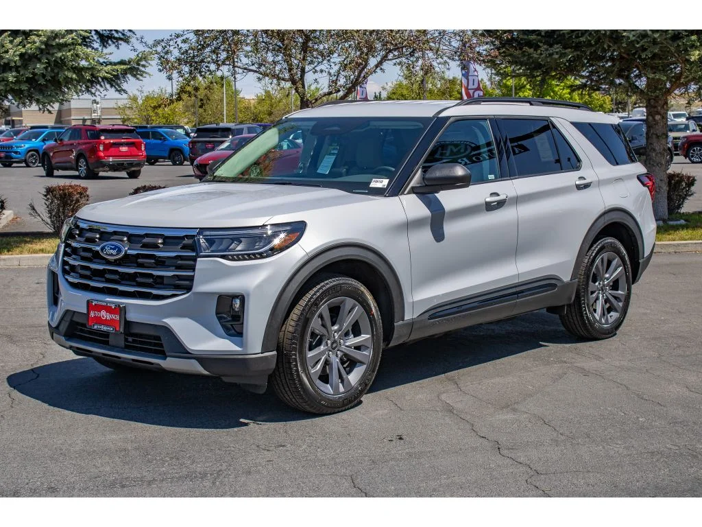 New 2026 SPACE WHITE METALLIC Ford Active w/200A Pkg image 4
