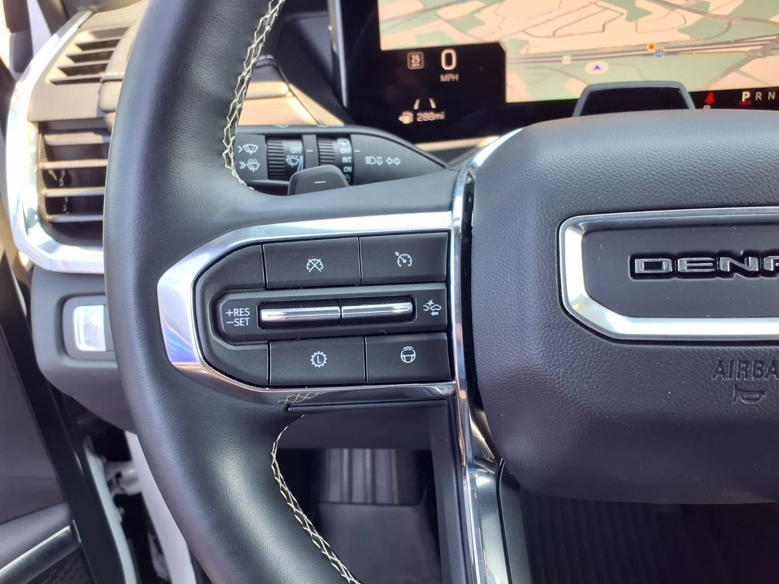 Used 2024 White Frost Tricoat GMC FWD Denali image 8