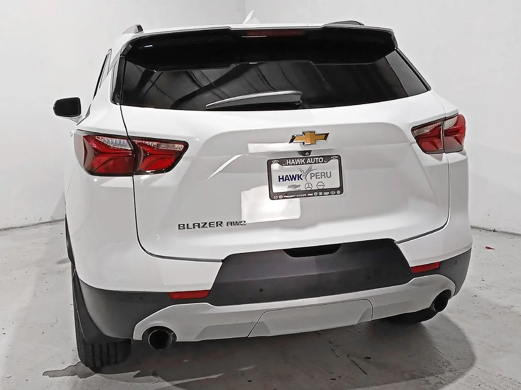 Used 2021 White Chevrolet LT image 5