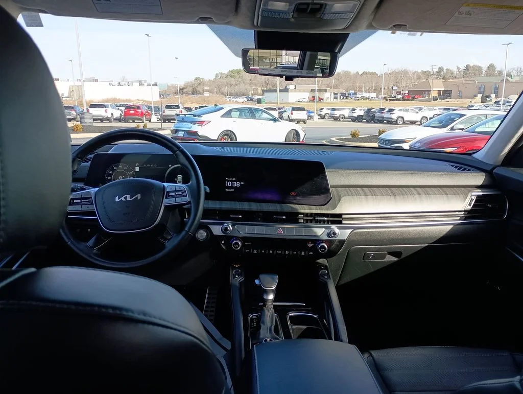 Used 2023 White Kia SX-Prestige image 10