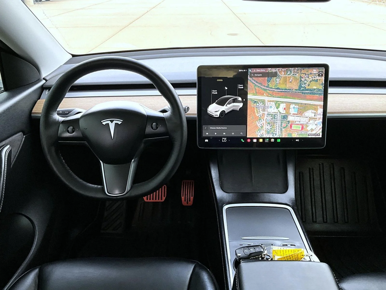 Used 2021 White Tesla Long Range image 12