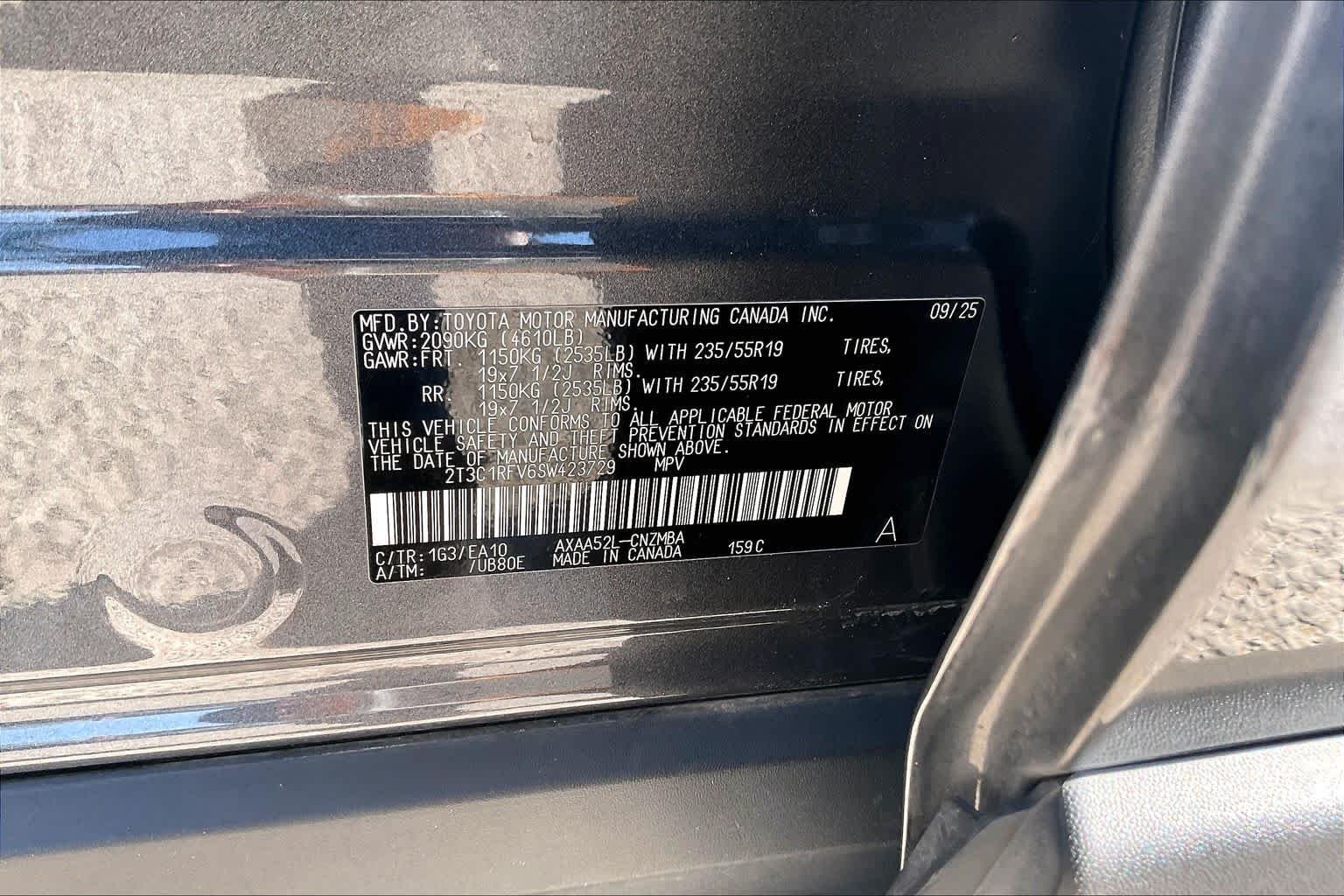 Used 2025 Magnetic Gray Metallic Toyota XLE Premium image 33