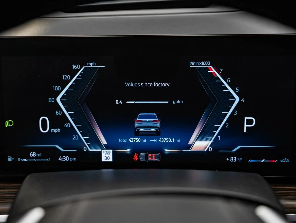 Used 2024 Skyscraper Grey Metallic BMW xDrive40i image 32
