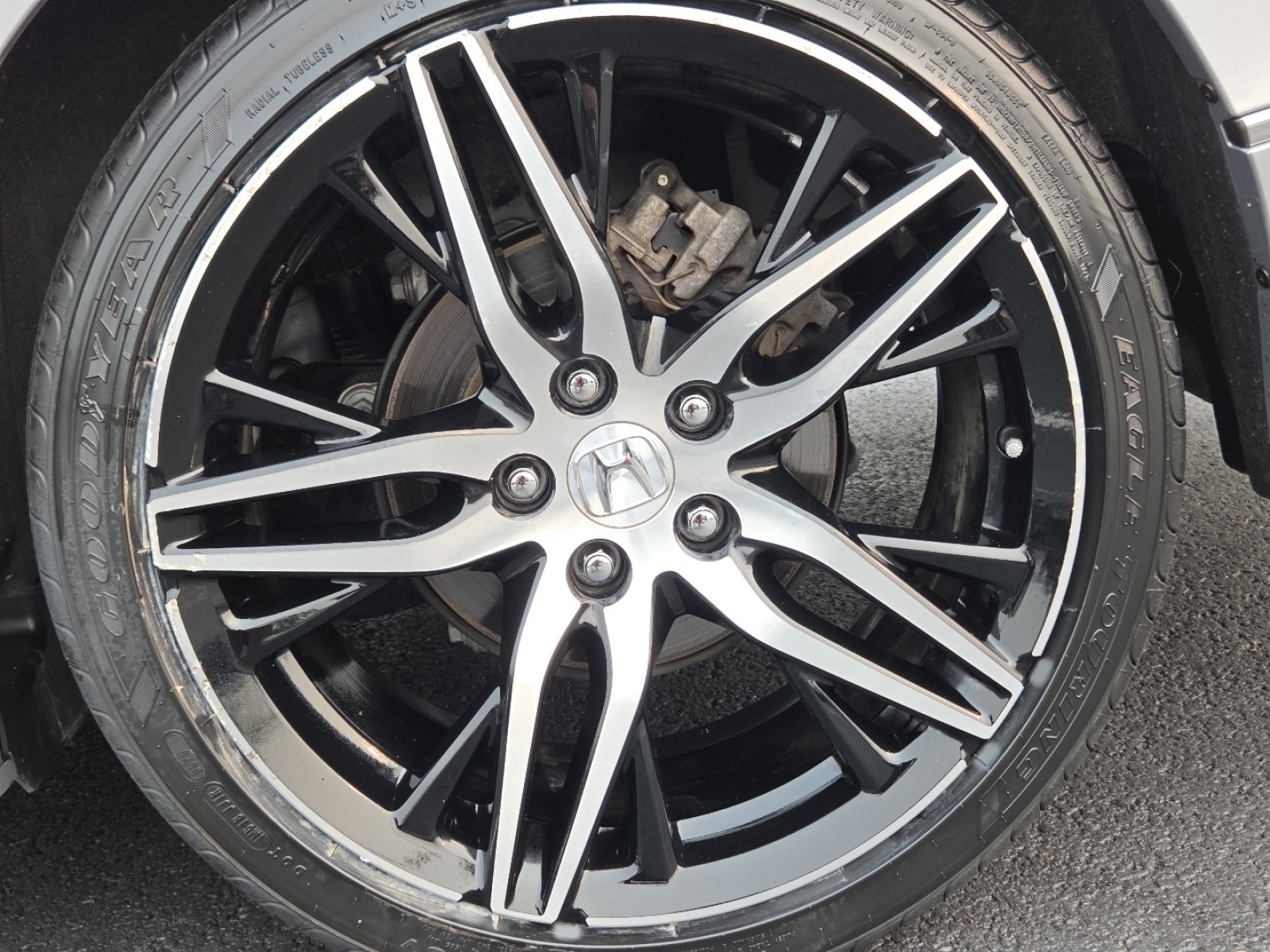Certified Used 2022 Crystal Black Pearl Honda Touring image 15