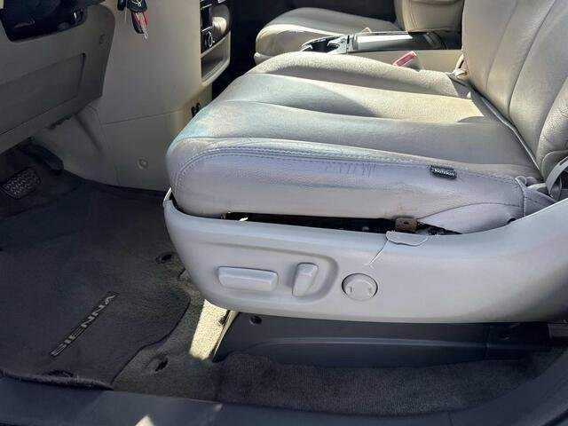 Used 2014 Cypress Pearl Toyota LE image 30