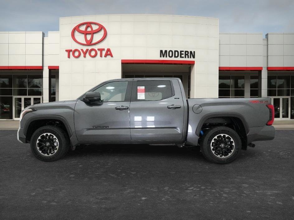 New 2026 Magnetic Gray Meta Toyota SR5 image 2