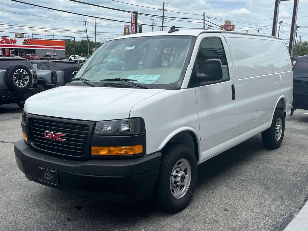 2025 GMC Savana Cargo Work Van - Photo 7