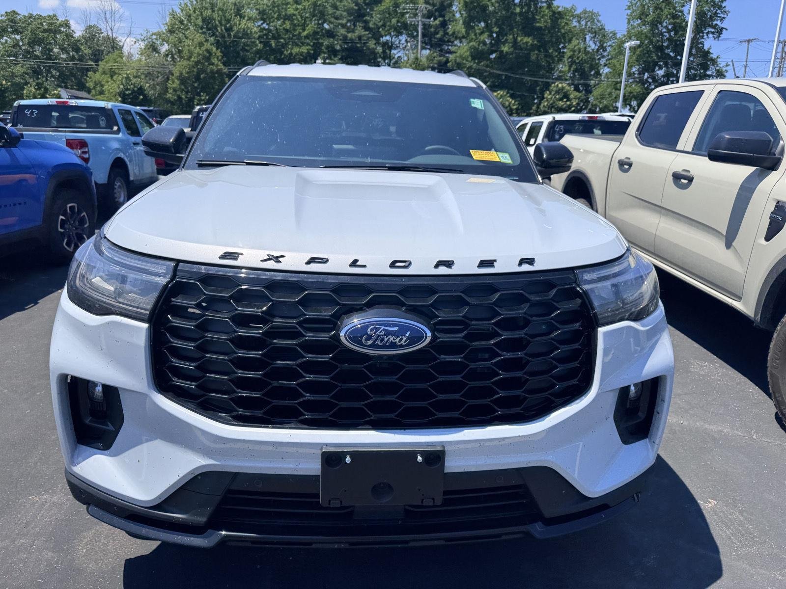 Used 2026 Wh Ford ST-Line image 2