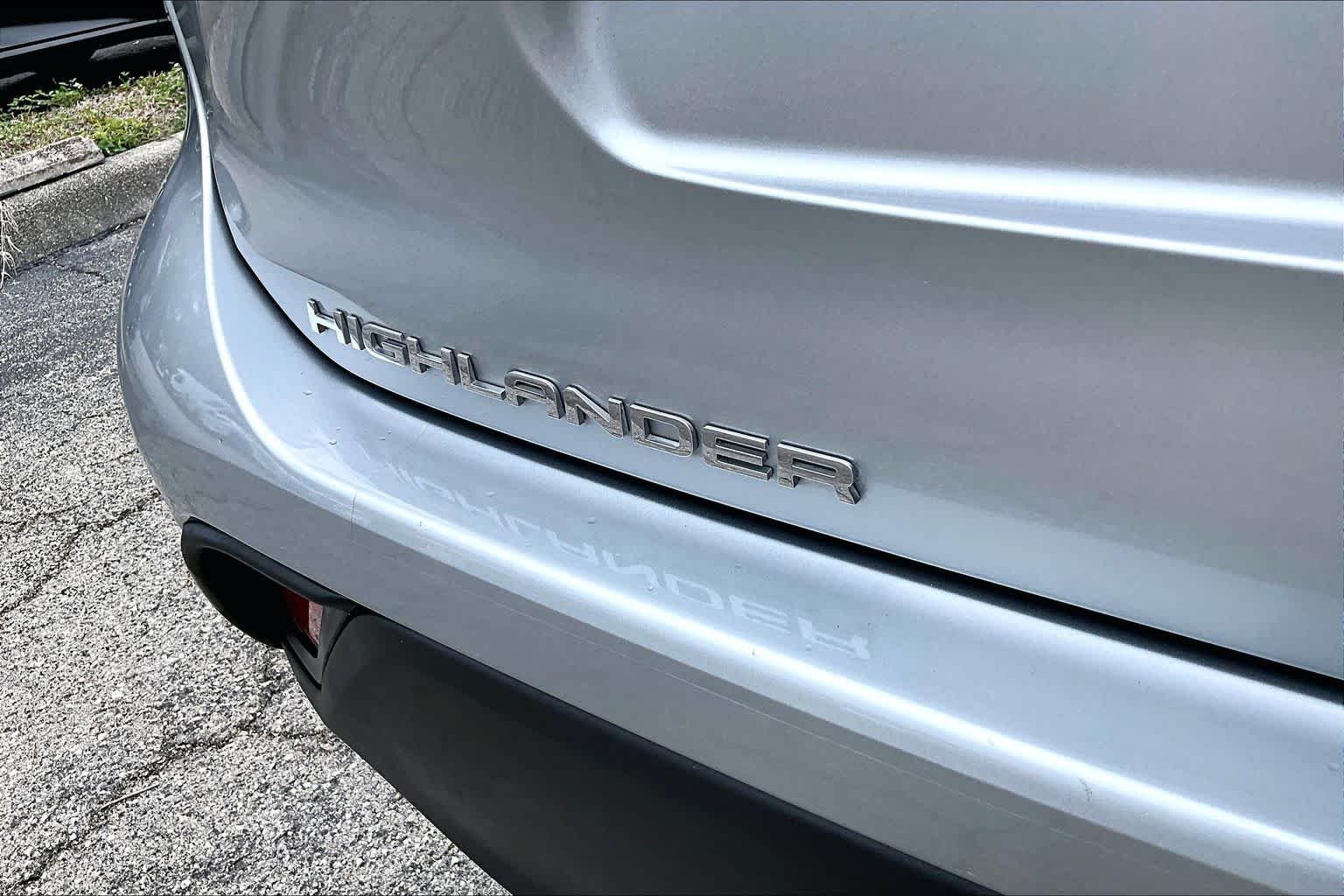 Used 2021 Celestial Silver Metallic Toyota XLE image 10