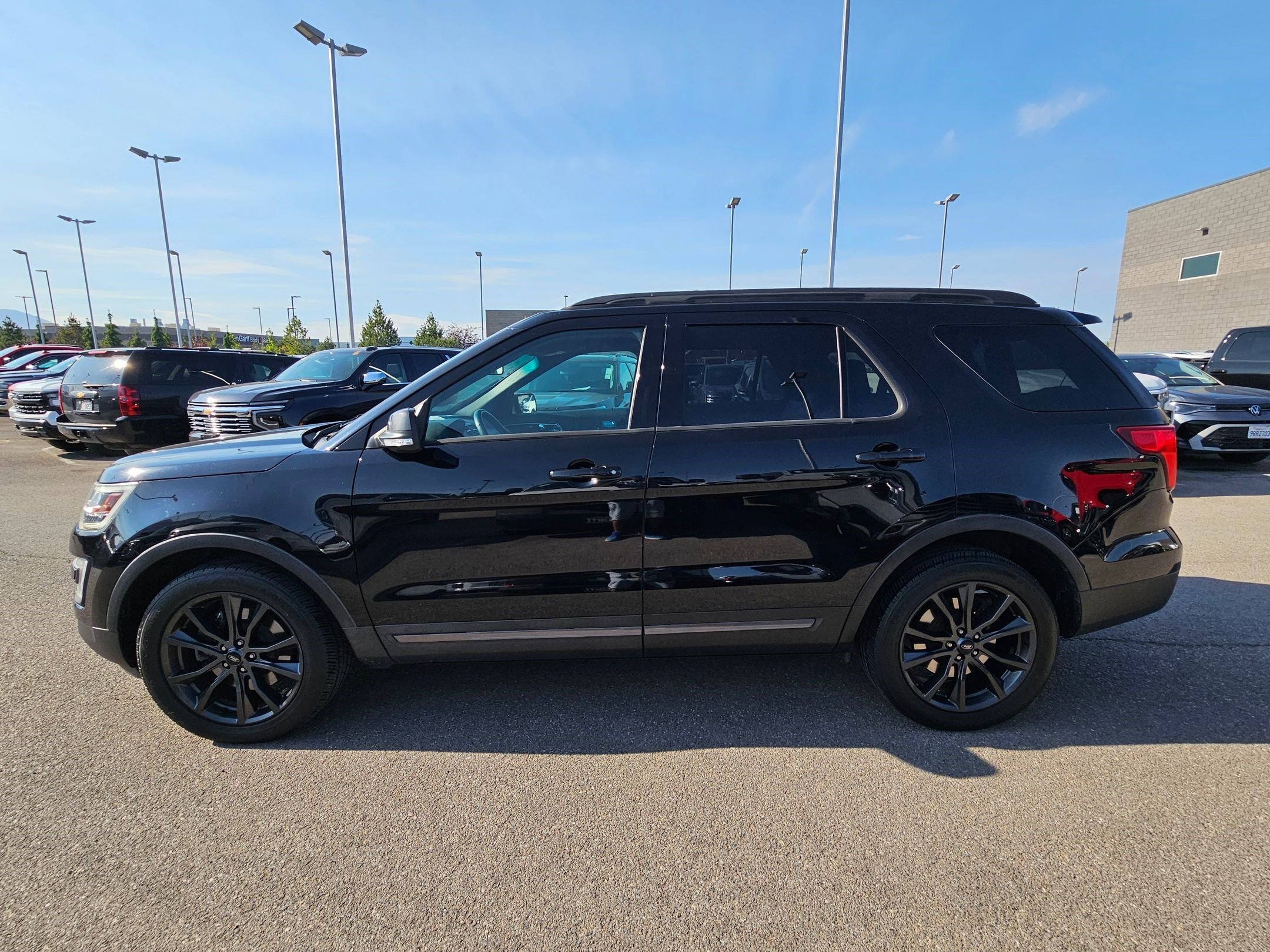 Used 2017 Shadow Black Ford XLT image 7