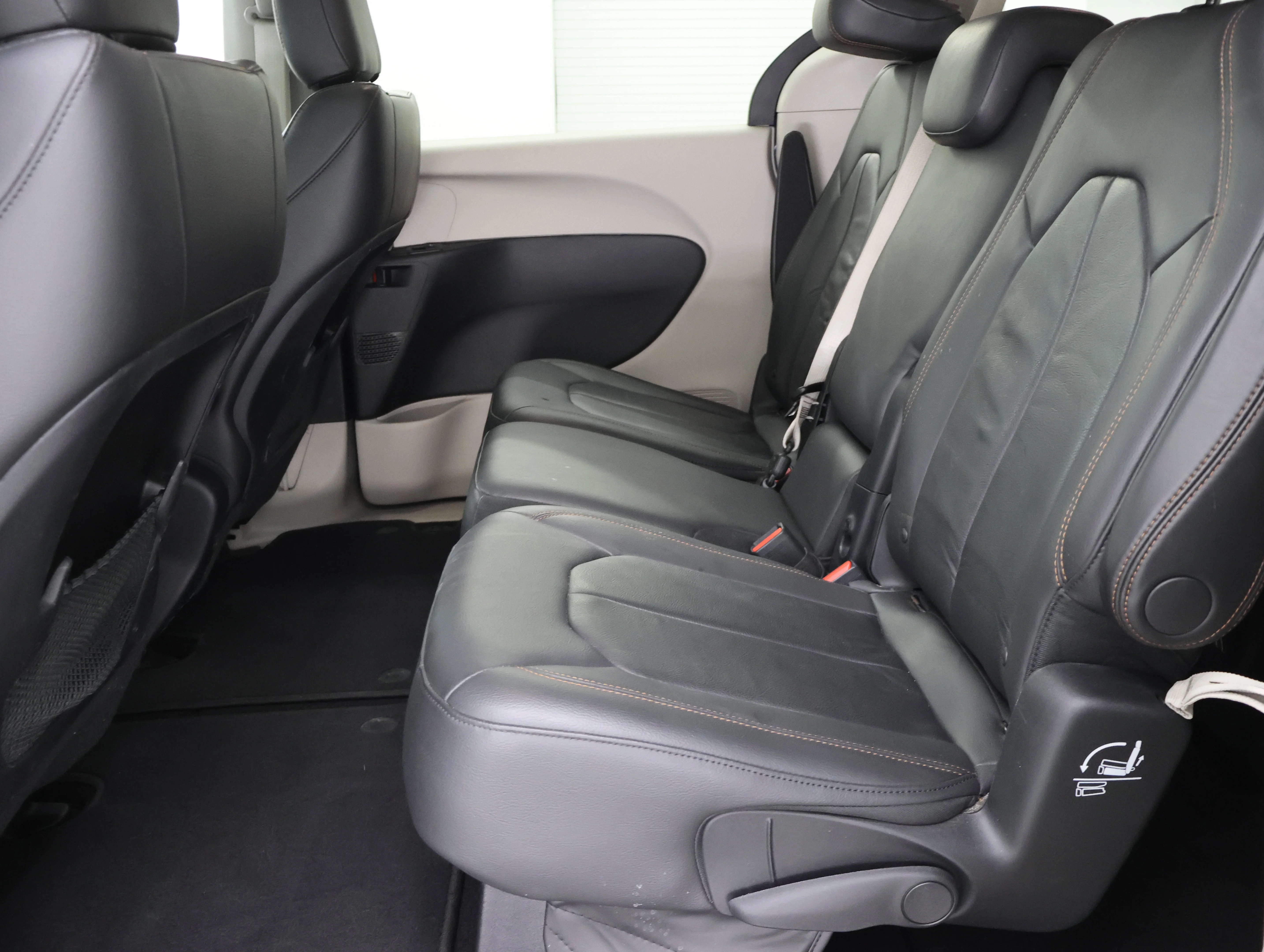 Used 2017 Jazz Blue Pearlcoat Chrysler Touring L image 36