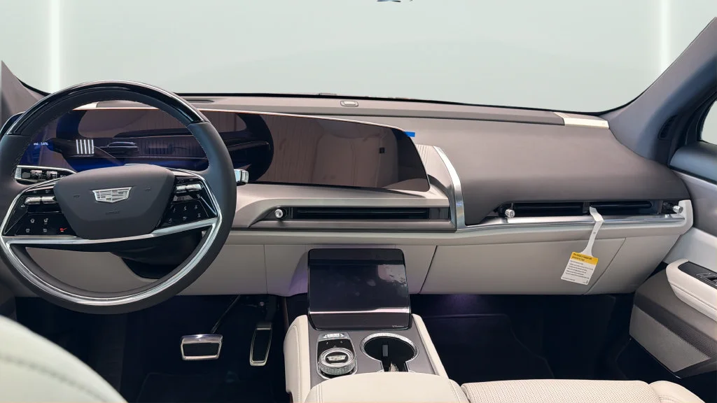 2027 Cadillac VISTIQ Sport - Photo 19