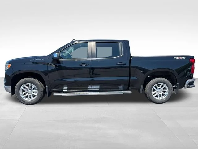 Used 2023 Black Chevrolet LT image 2